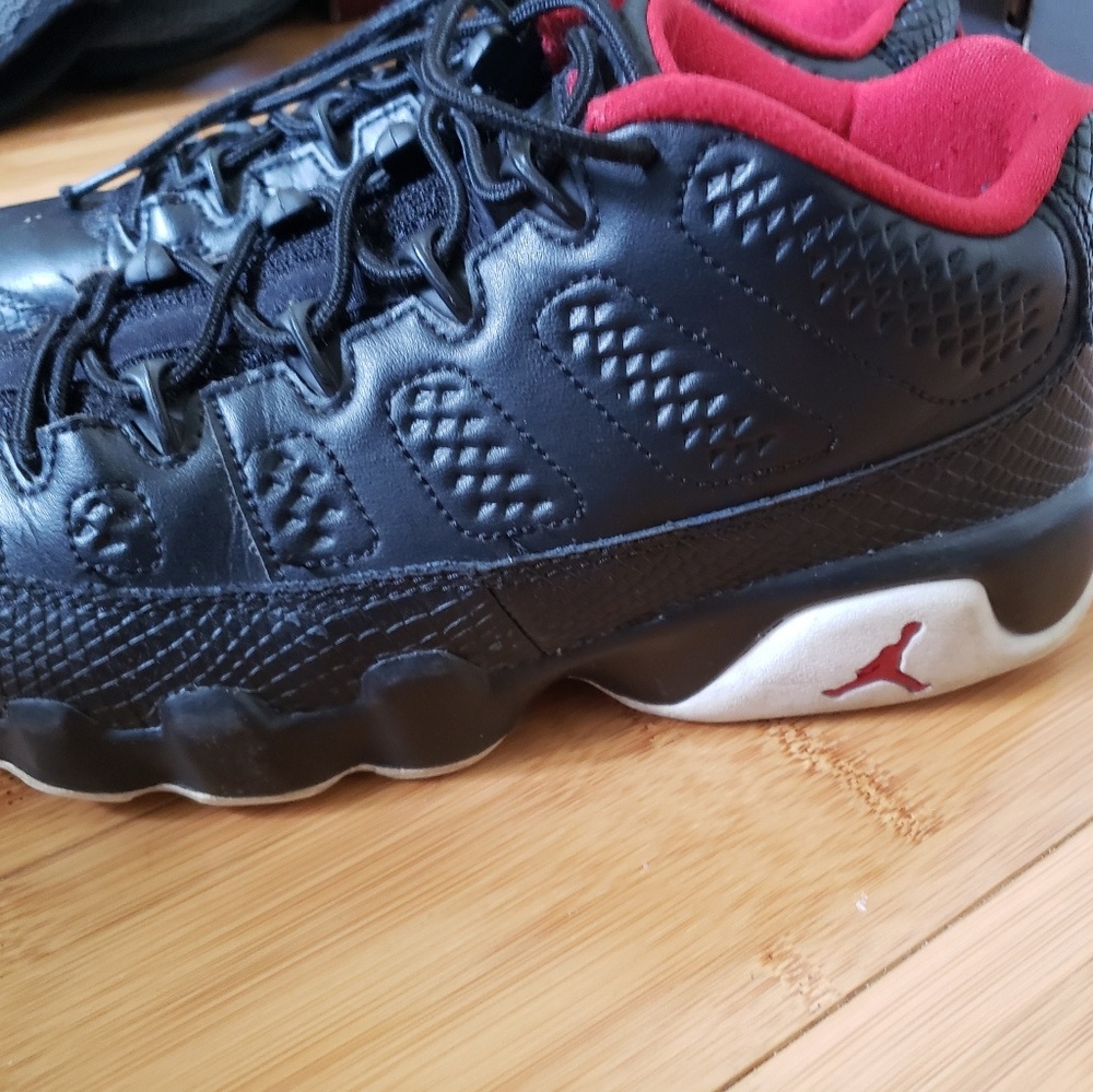 Black Red White Preowned Jordans - Picture 3 of 8